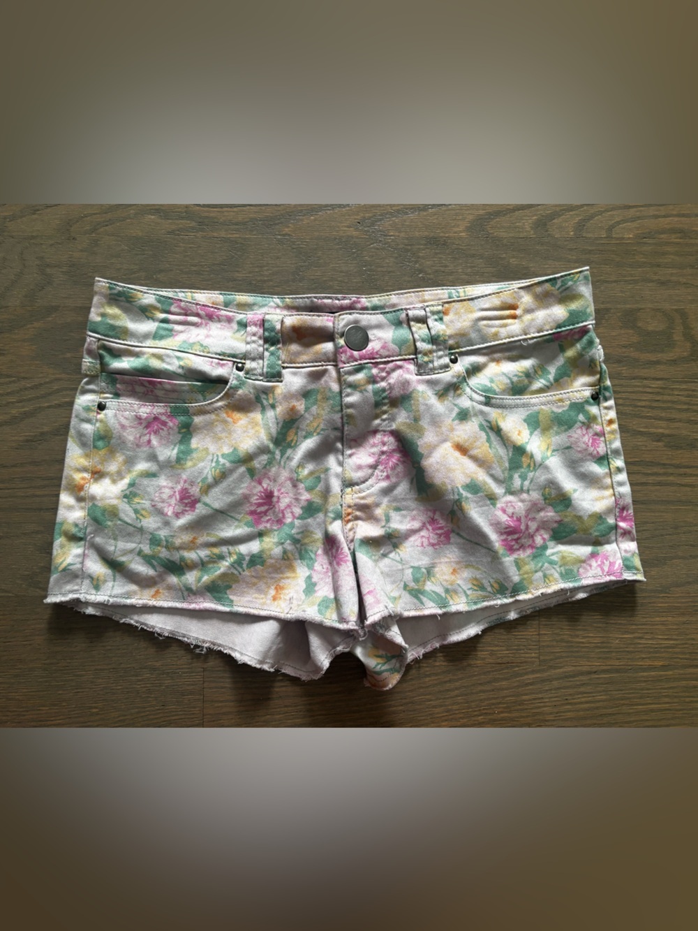Forever 21 floral shorts pastel pink and green floral print women’s medium